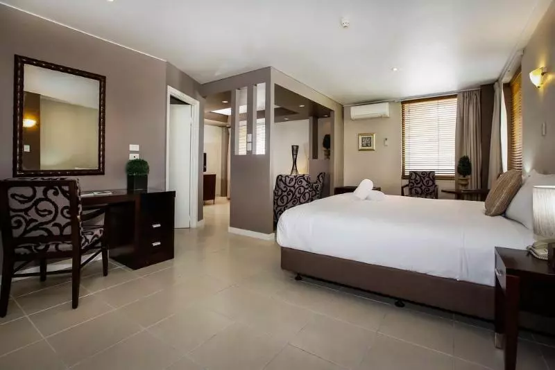 Отель Madison Plaza Townsville