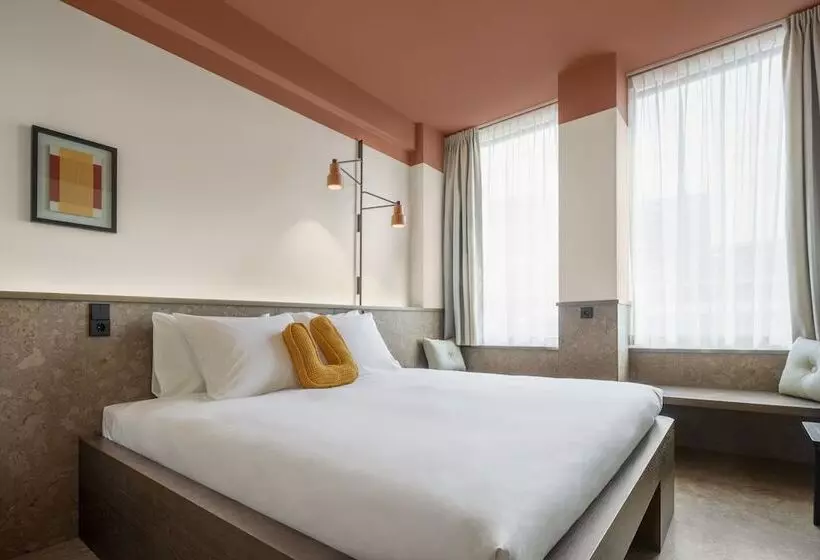 ホテル The Usual Brussels