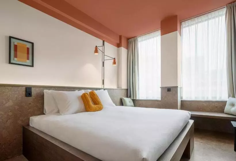 ホテル The Usual Brussels