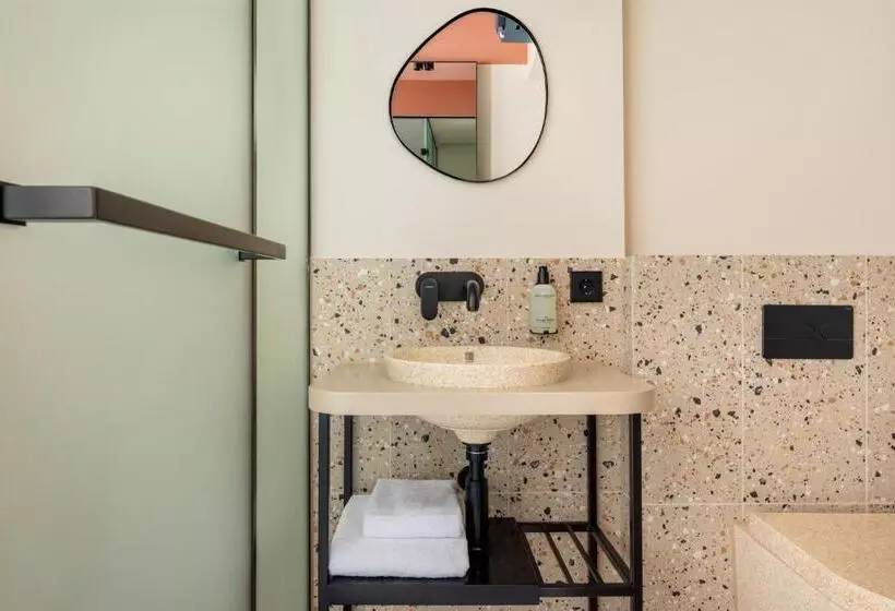 ホテル The Usual Brussels