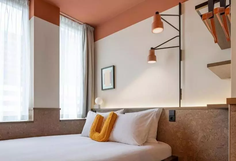 ホテル The Usual Brussels