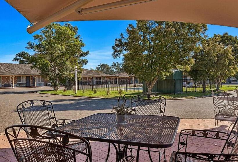 Hotel Quality Inn Carriage House