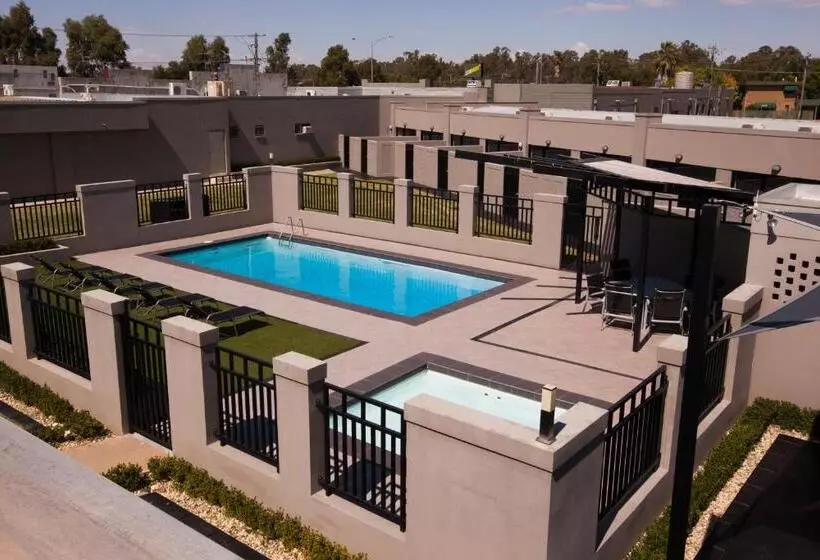 בית מלון כפרי Southgate