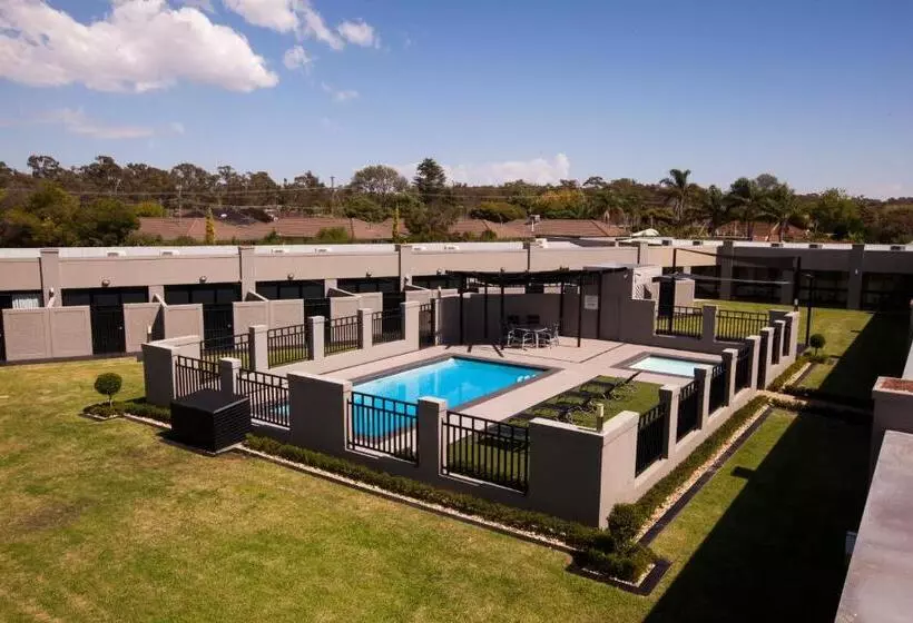 בית מלון כפרי Southgate