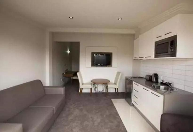 בית מלון כפרי Southgate