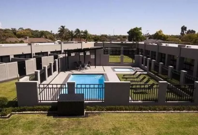 בית מלון כפרי Southgate