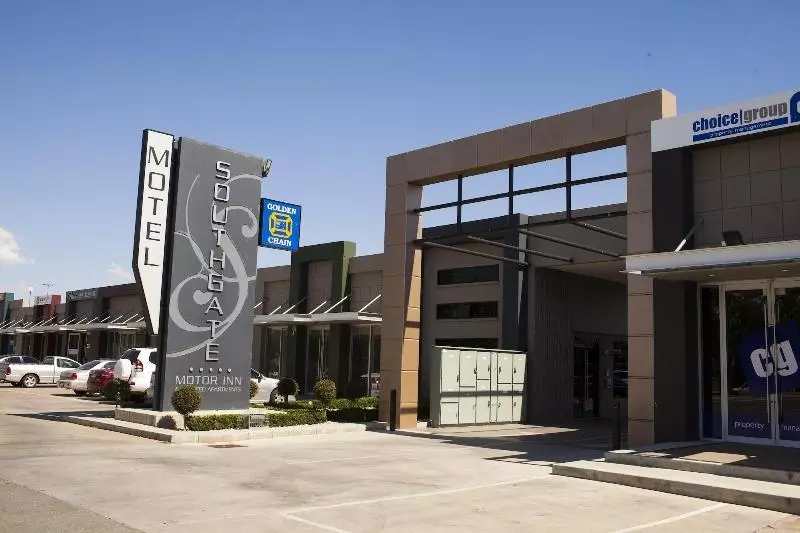 בית מלון כפרי Southgate