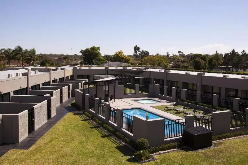 בית מלון כפרי Southgate