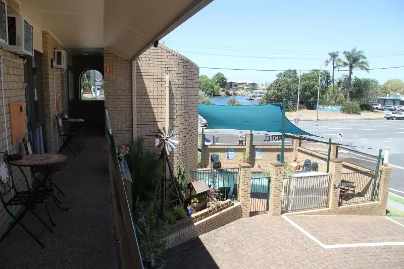 בית מלון כפרי Tweed Harbour Motor Inn