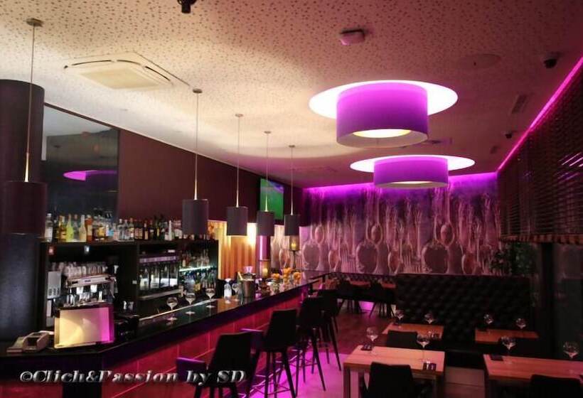 هتل Hôtel De L Univers Liège