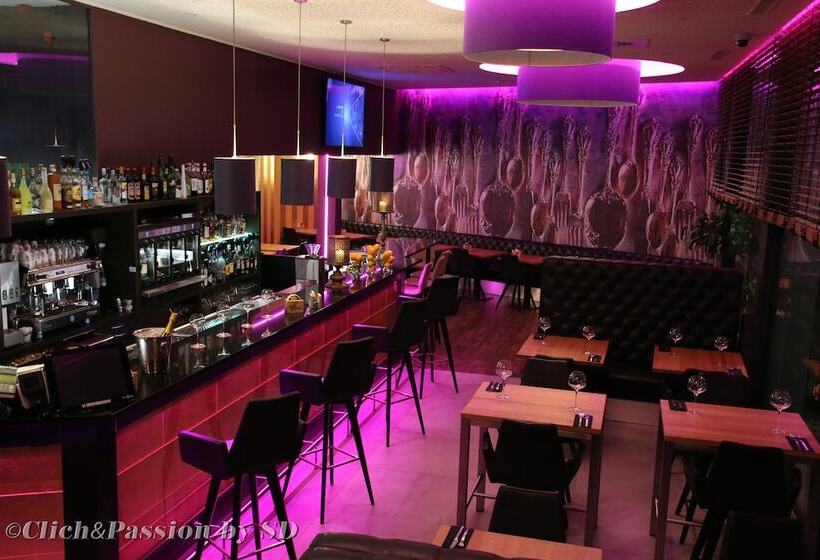 هتل Hôtel De L Univers Liège