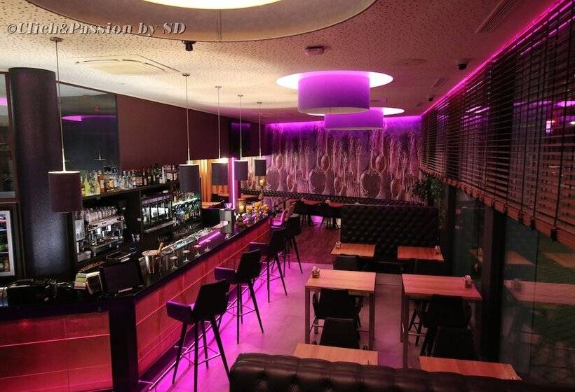 هتل Hôtel De L Univers Liège