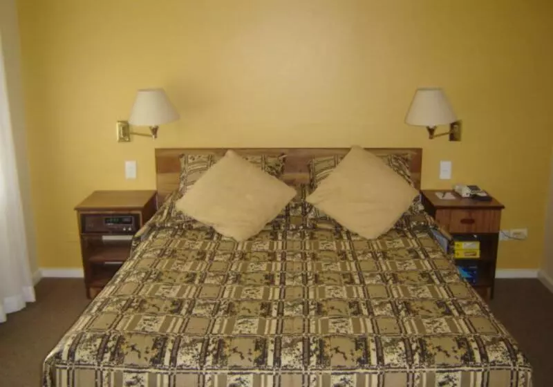 모텔 El Toro Motor Inn