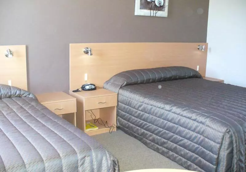 모텔 El Toro Motor Inn