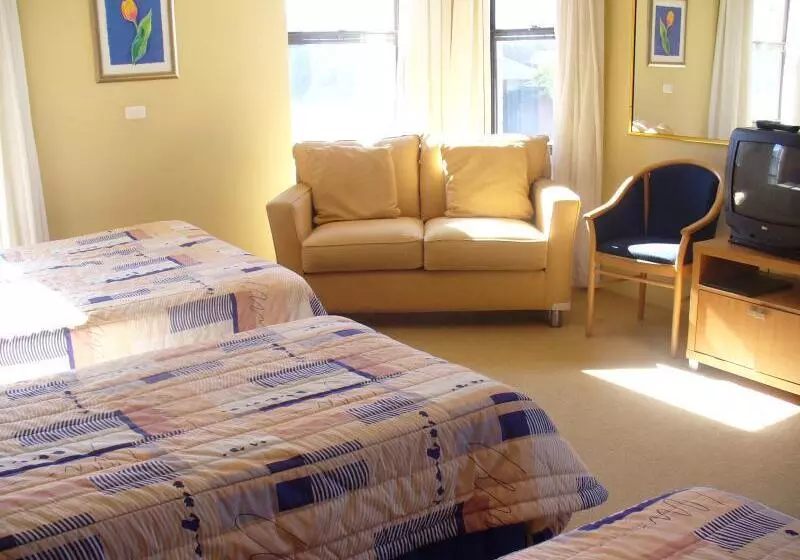 모텔 El Toro Motor Inn