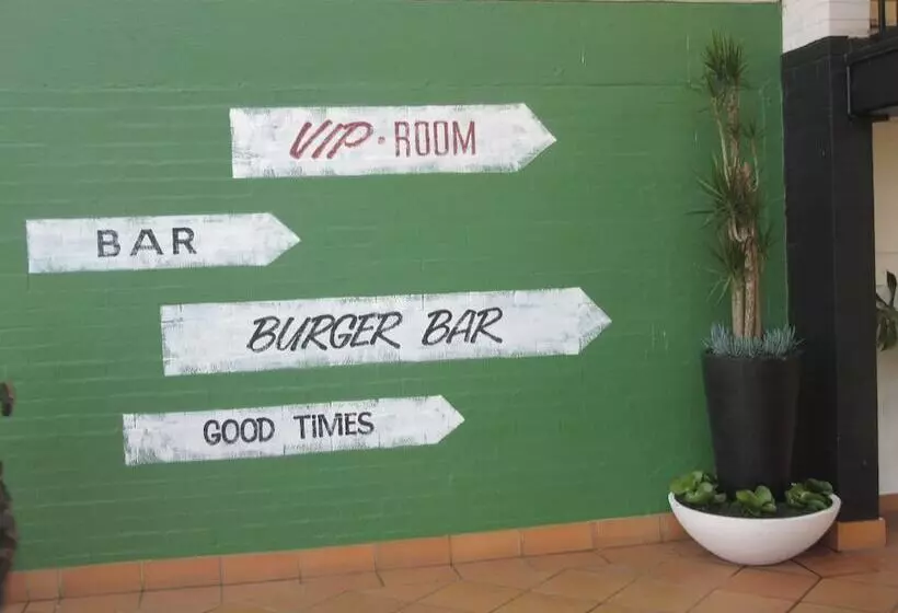 모텔 El Toro Motor Inn