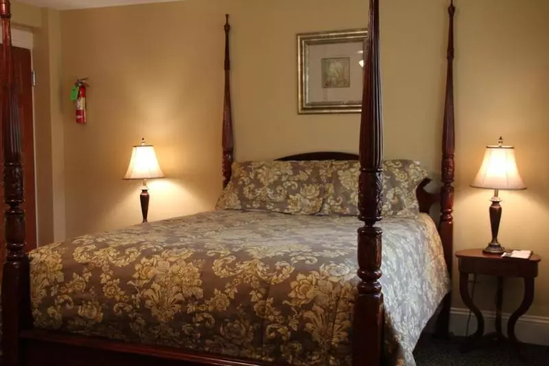 Hotel Dundee Arms Inn