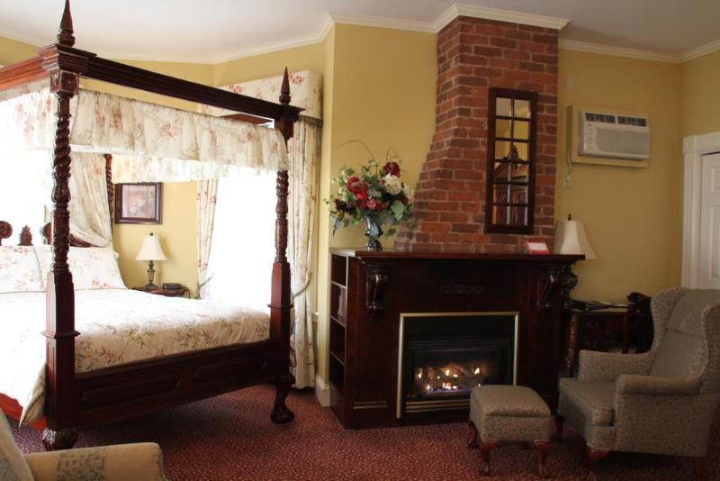 هتل Dundee Arms Inn