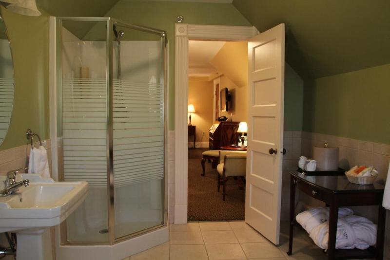 هتل Dundee Arms Inn