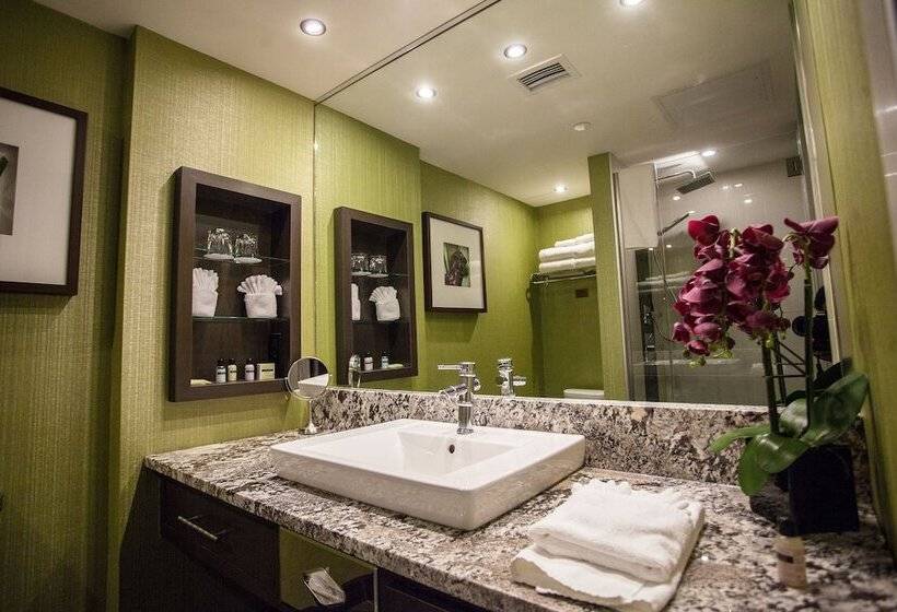 فندق Fantasyland