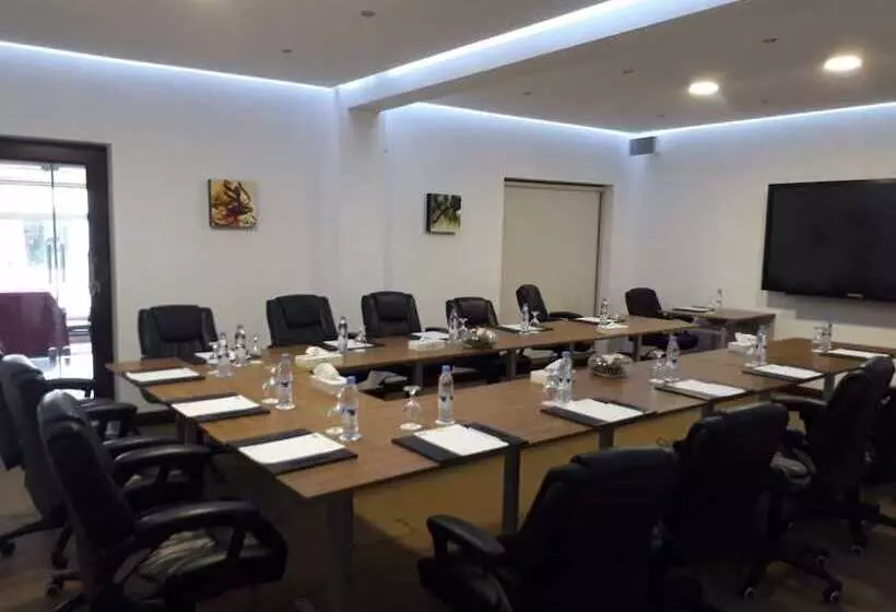 هتل Golden Tulip Bahrain