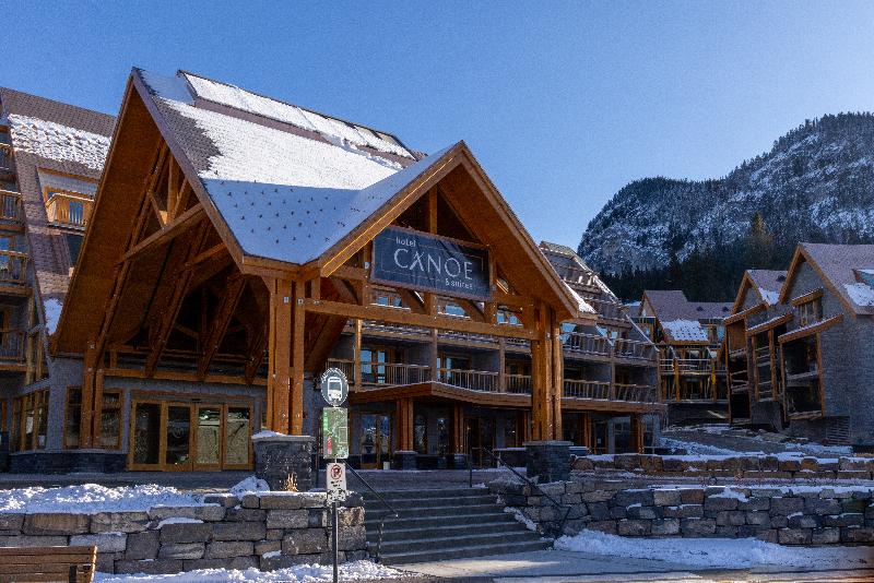 هتل Canoe And Suites