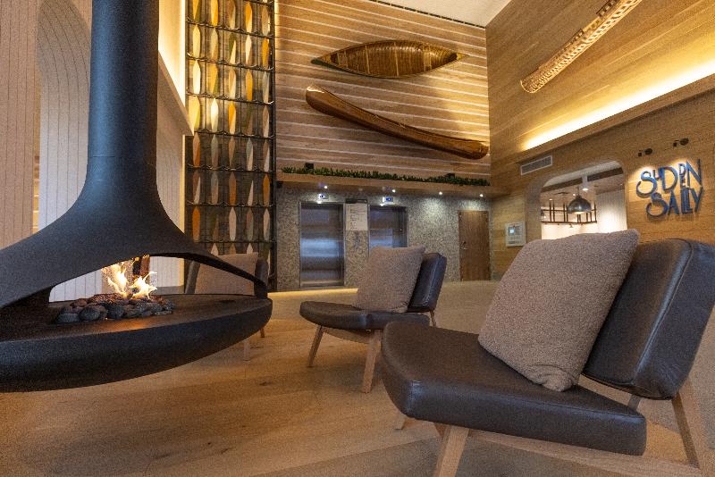 هتل Canoe And Suites