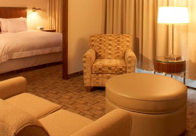 هتل International Suites Calgary