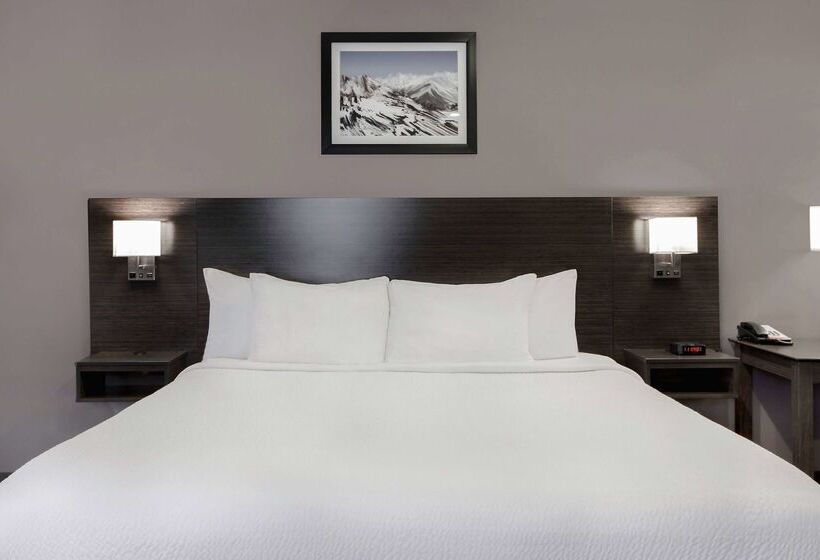 Отель Days Inn By Wyndham Barrie