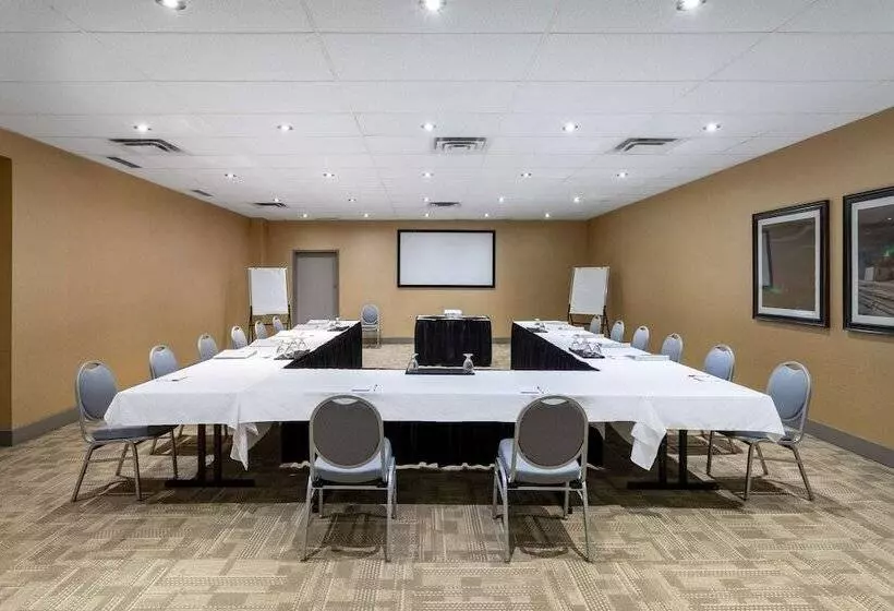 Ramada By Wyndham Northern Grand Hotel & Conference Centre