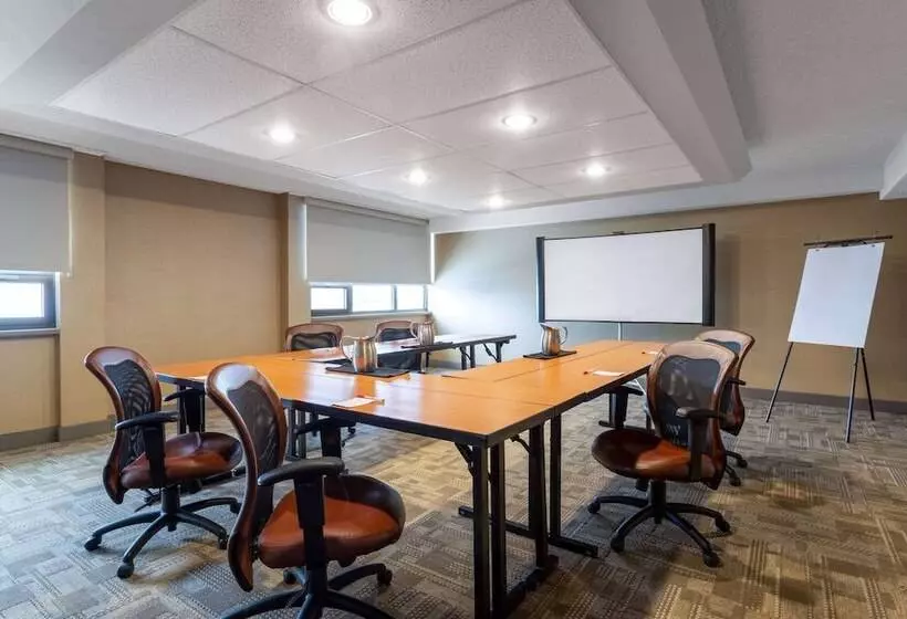 Ramada By Wyndham Northern Grand Hotel & Conference Centre