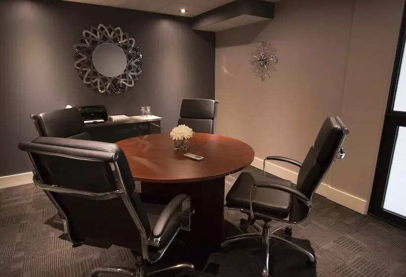 Ramada By Wyndham Northern Grand Hotel & Conference Centre