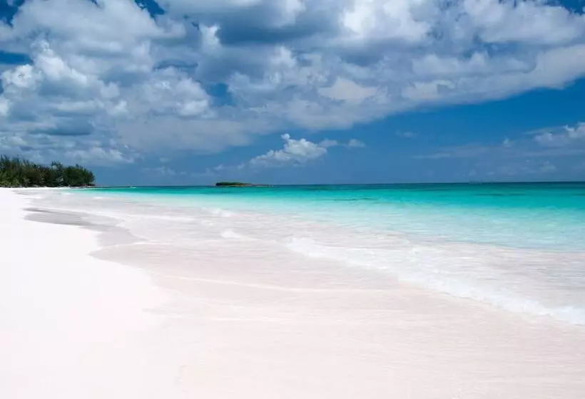 هتل Romora Bay Resort & Marina