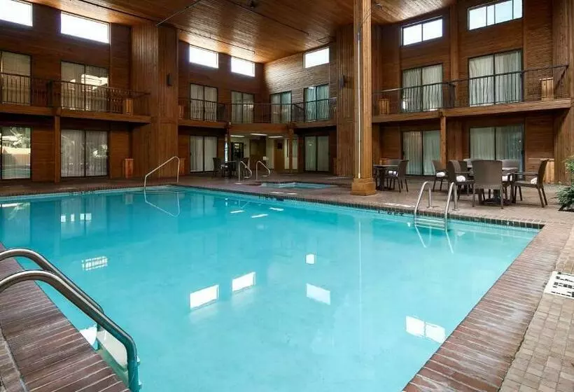 Hotel Surestay By Best Western Chilliwack