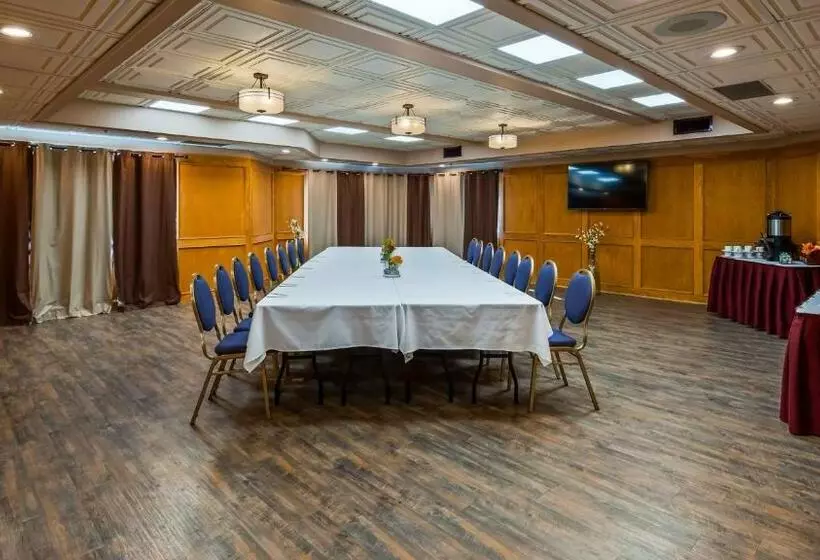 Hotel Surestay By Best Western Chilliwack