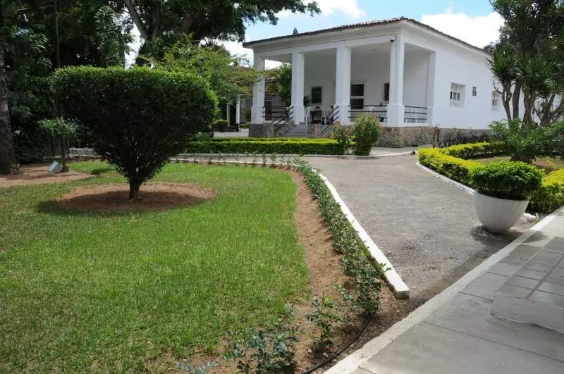 Отель Tavares Correia