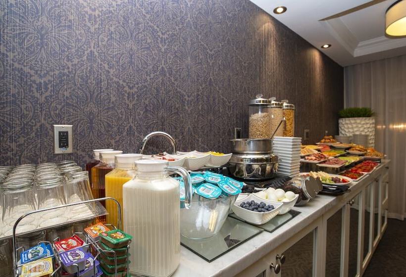 Hotel Sandman Signature Edmonton Downtown