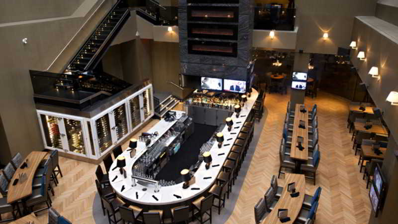 Hotel Sandman Signature Edmonton Downtown