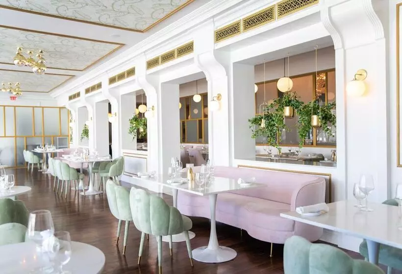 استراحتگاه Sandals Royal Bahamian All Inclusive   Couples Only