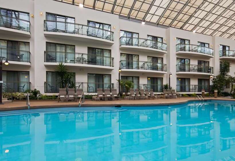 هتل Best Western Plus Lamplighter Inn & Conference Centre