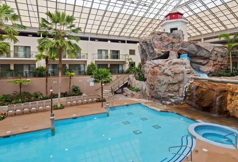 هتل Best Western Plus Lamplighter Inn & Conference Centre