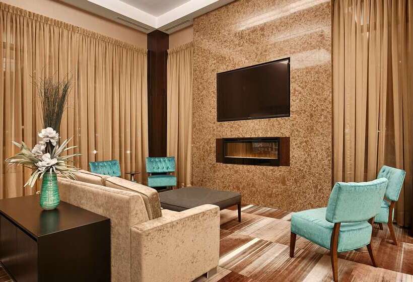 هتل Best Western Plus Lamplighter Inn & Conference Centre