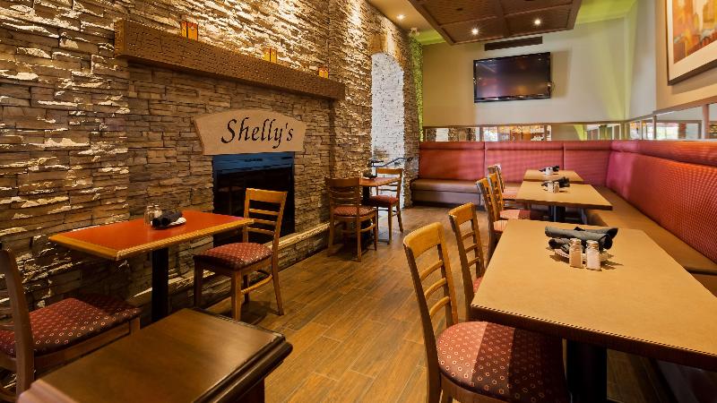 هتل Best Western Plus Lamplighter Inn & Conference Centre