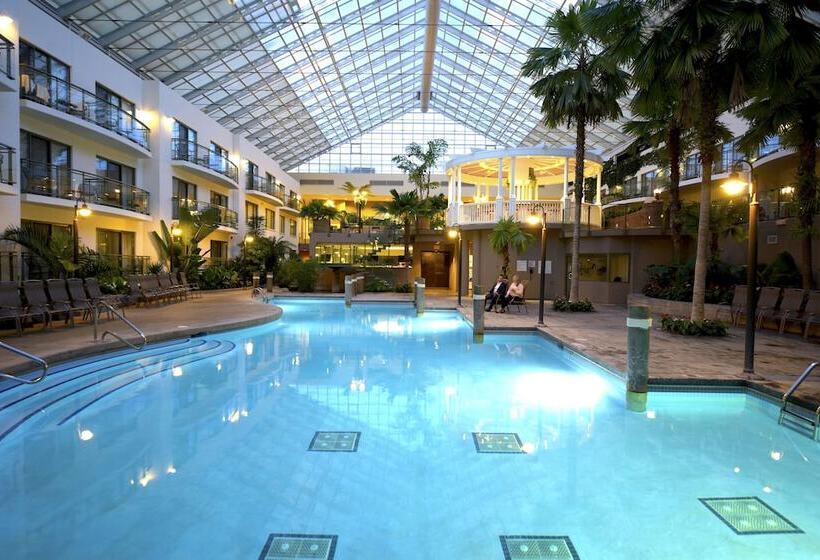 هتل Best Western Plus Lamplighter Inn & Conference Centre