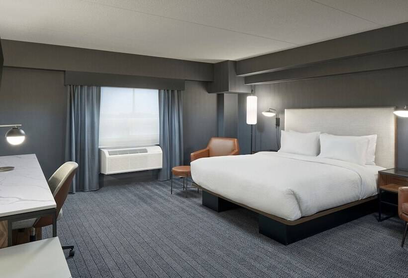 هتل Courtyard By Marriott Regina Downtown