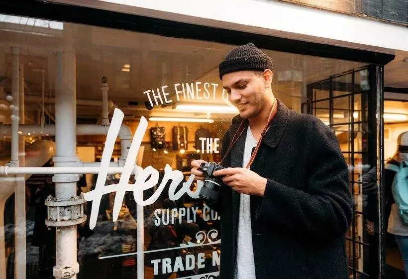 Delta Hotels By Marriott Burnaby Conference Centre