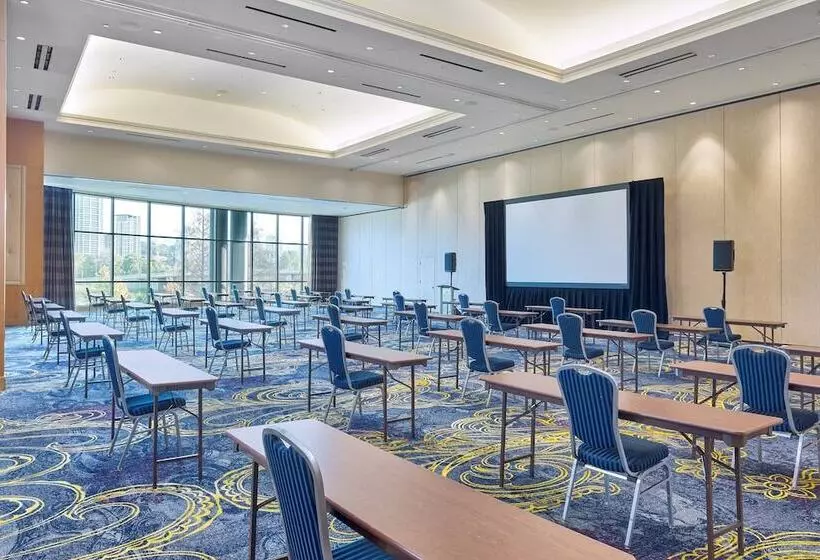 Delta Hotels By Marriott Burnaby Conference Centre