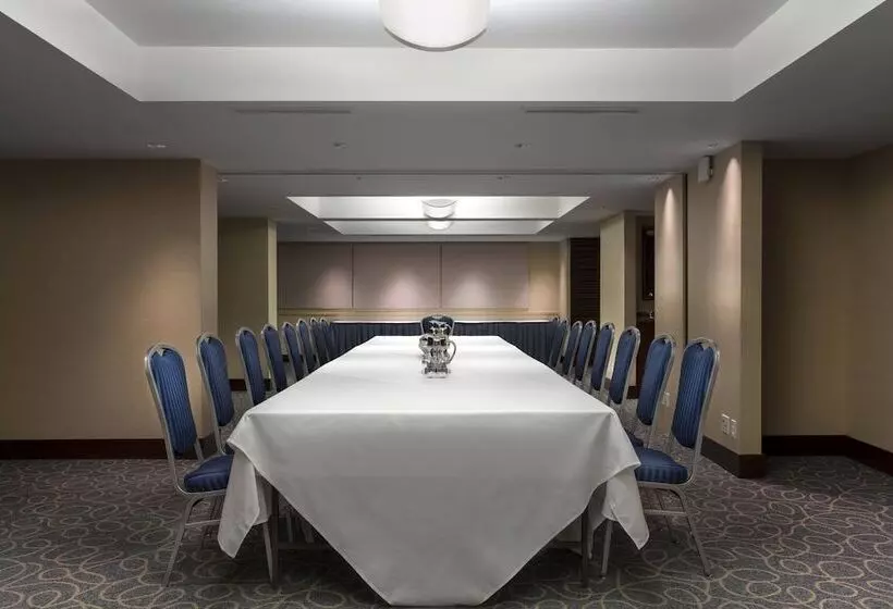 Delta Hotels By Marriott Burnaby Conference Centre