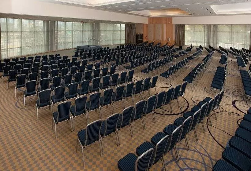 Delta Hotels By Marriott Burnaby Conference Centre