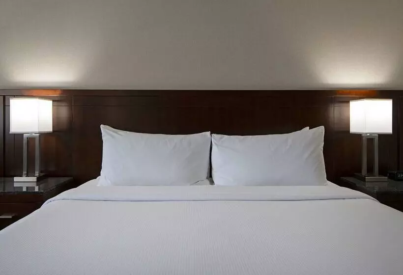 Doubletree By Hilton Hotel Kamloops